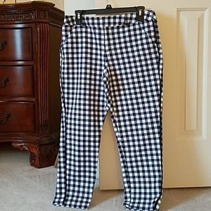 Merona Gingham crop pants size 6. EUC